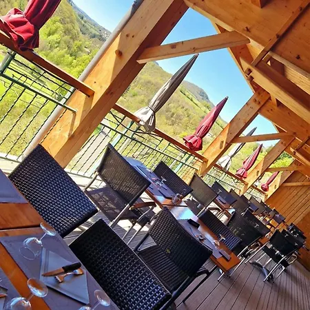 Des Rochers Otel 2*