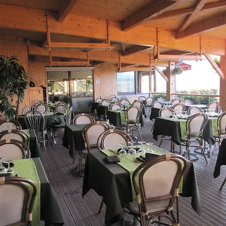 Hotel Des Rochers 2*