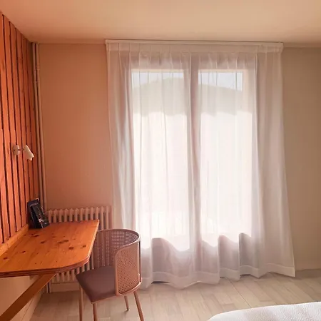 Des Rochers Hotel 2*