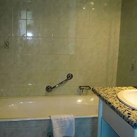 Hotel Des Rochers 2*